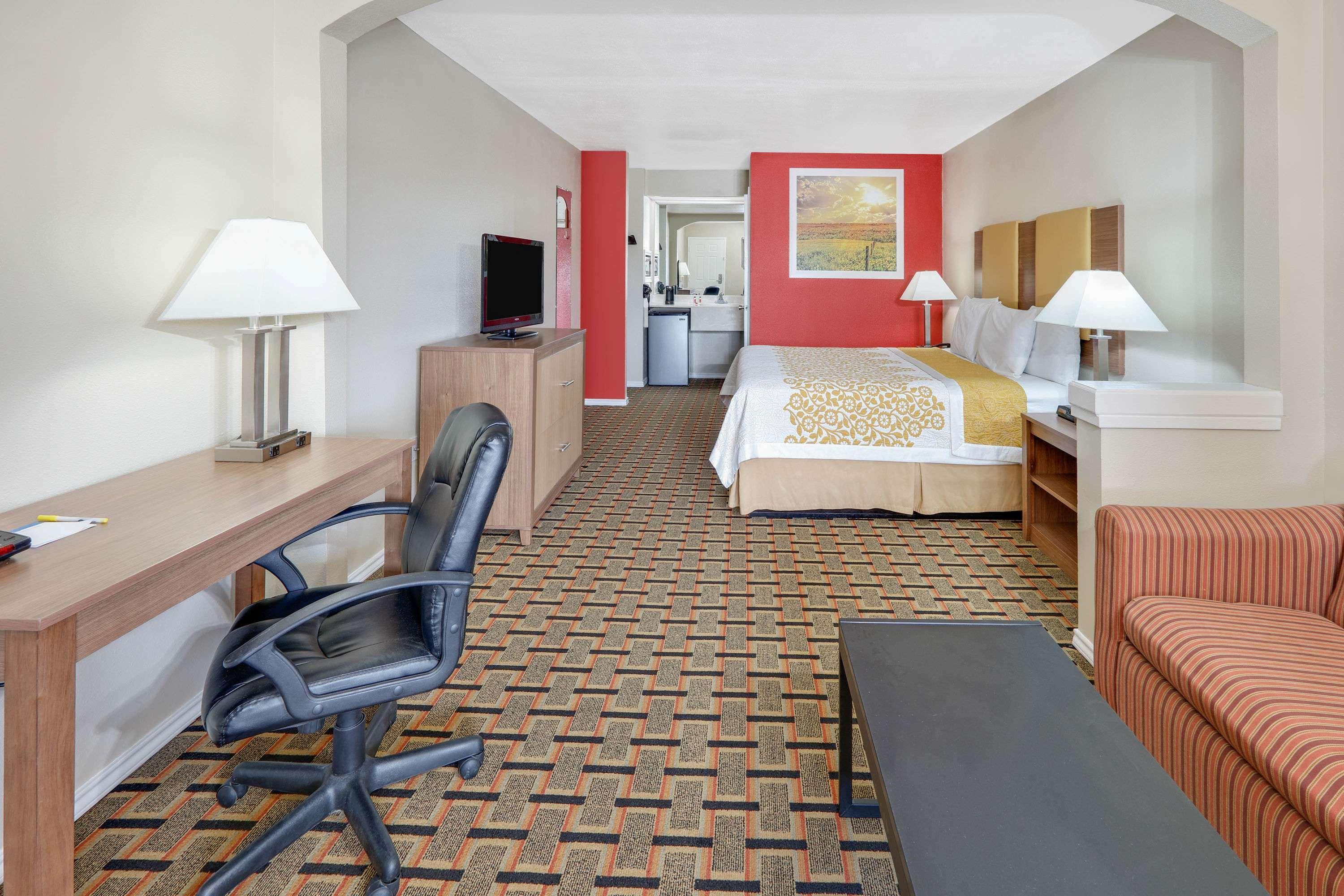 Days Inn & Suites By Wyndham Huntsville Luaran gambar